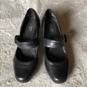 Clark size 8.5 black heels